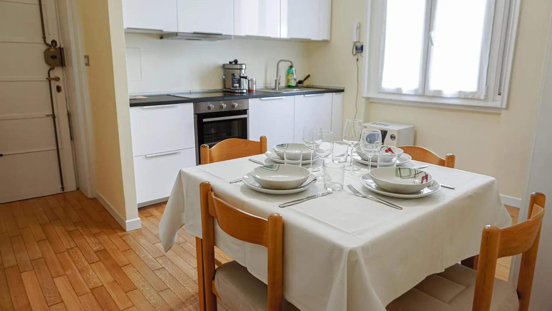 Easy Room Italy Balcony Apartments Milan
