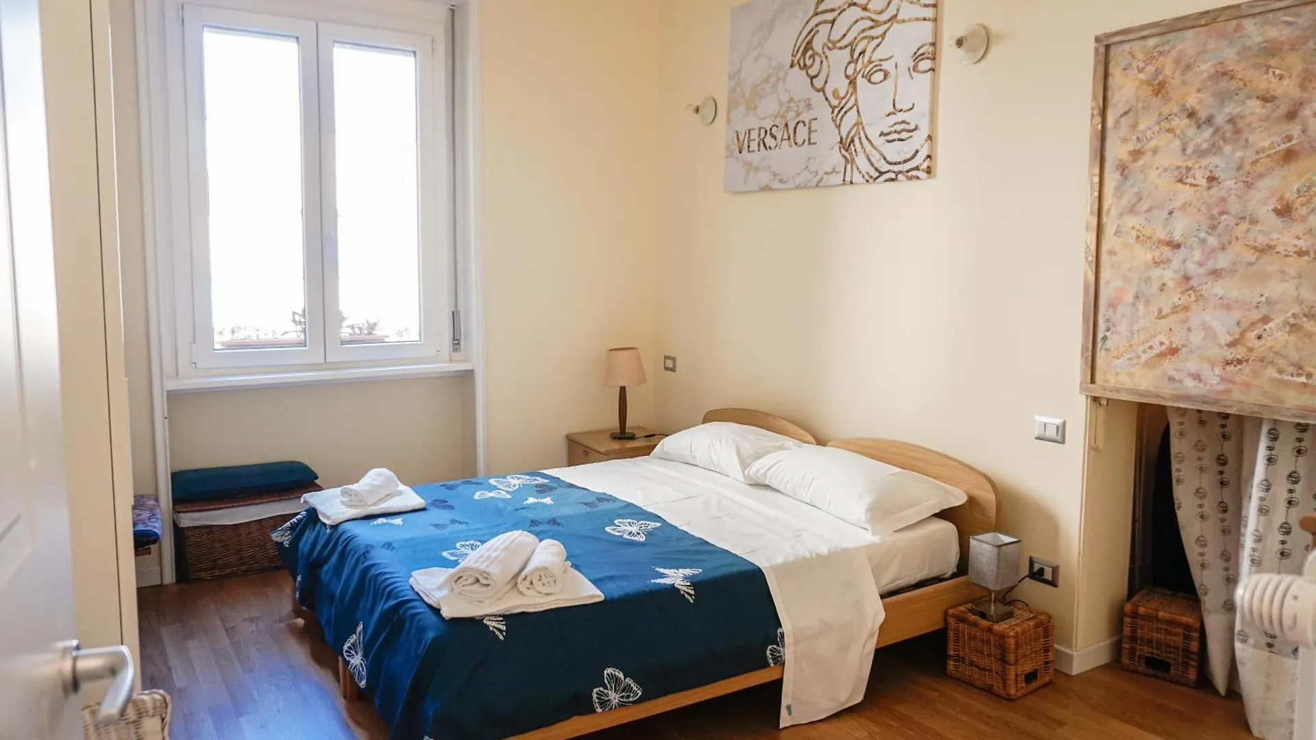 Easy Room Italy Balcony Apartments Milan Italy